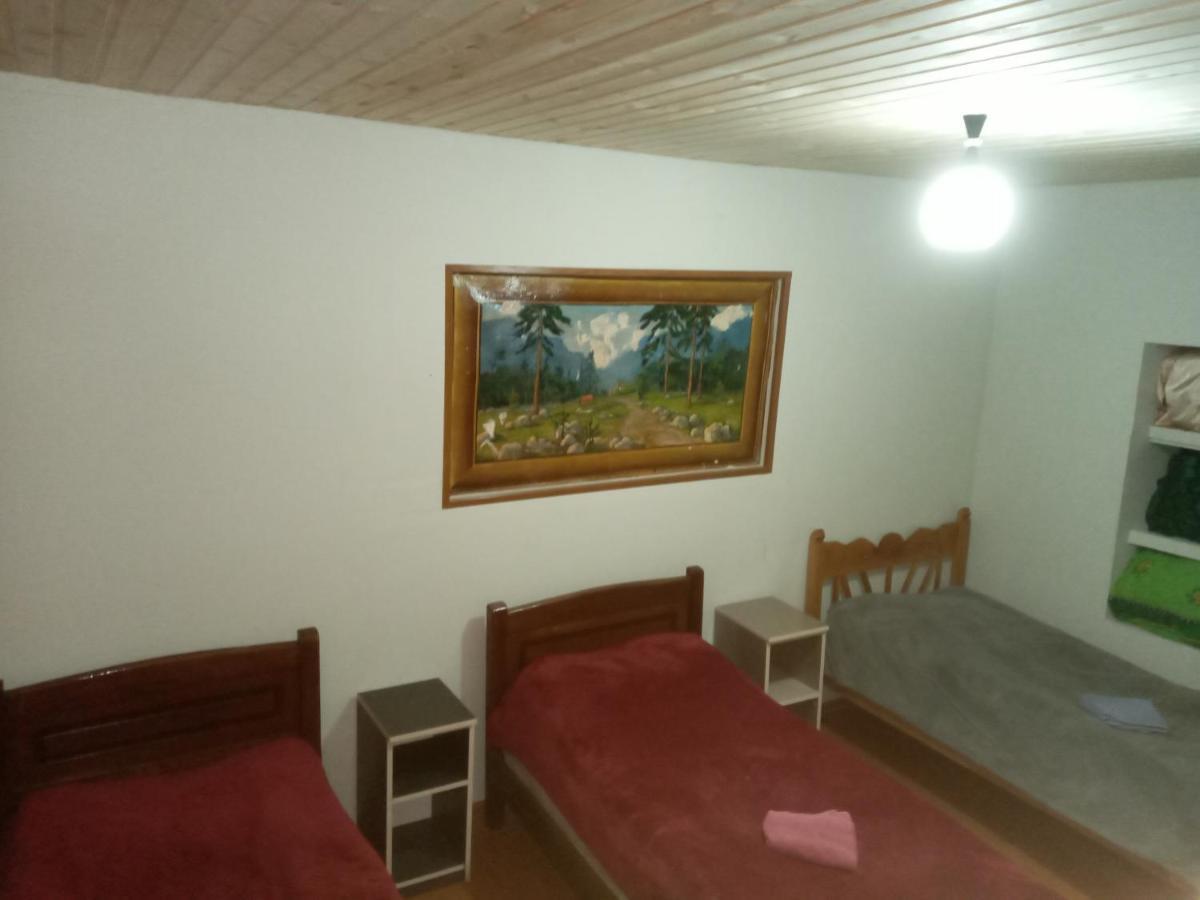 Adishi Koba Qaldanis Guest House מראה חיצוני תמונה